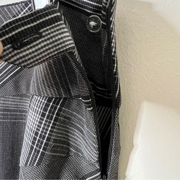 Grace Elements Women’s Black White Plaid A Line Flowy Skirt Size 8 - Picture 4 of 5